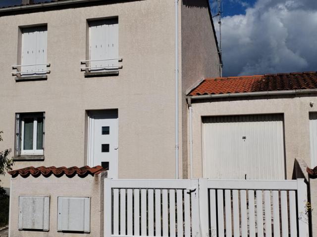 flat at Rue Camille Corot, Saintes