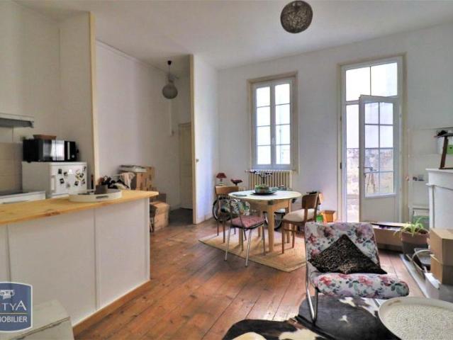 flat at Rue de l'Artois, Saintes
