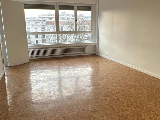 flat at Rue Baudin, Courbevoie