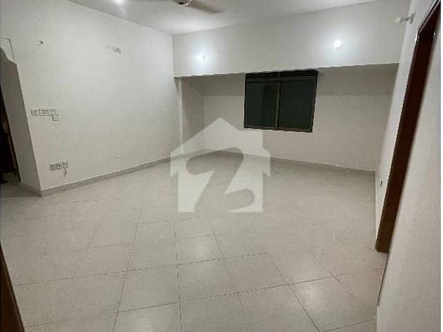 Flat available for sale at main bahadurabad near tooso resturant