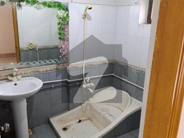 2nd floor flat available for rent gulshan e iqbal block 16