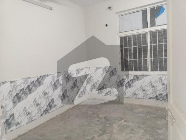 Flat available for rent Warsak Road