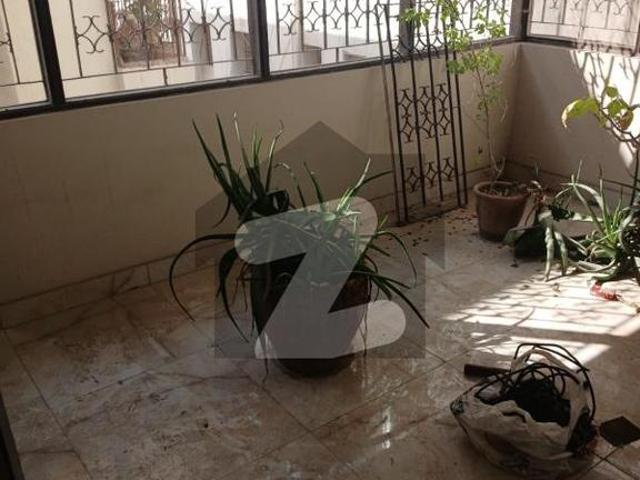 Flat available for rent bath island
