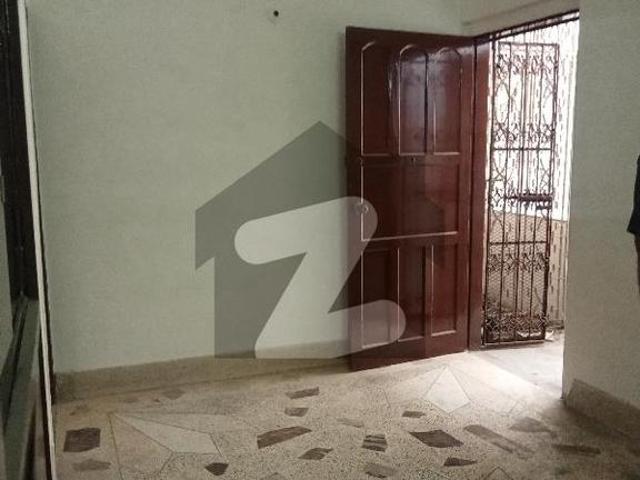 Flat available for rent Gulshan e Iqbal Block 13/A
