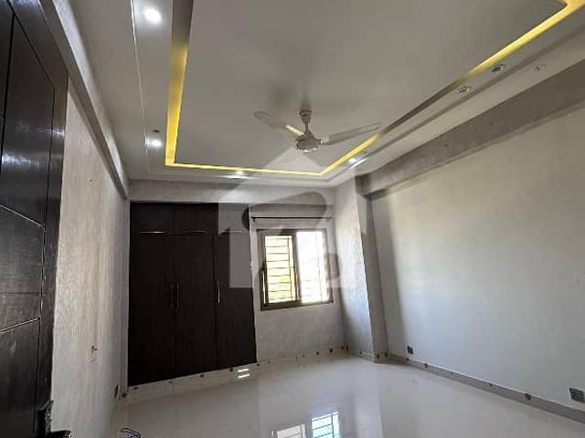 Flat available for rent in zam tower