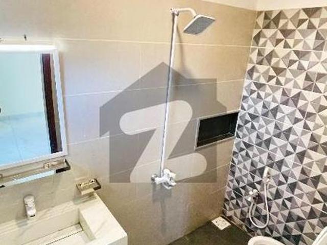 Flat available for rent in DHA Phase 8