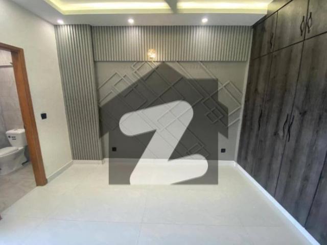 Flat available for rent in high rise shaheed millat road