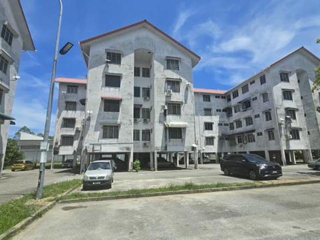 Flat Awam Padang Hiliran Nonbumi