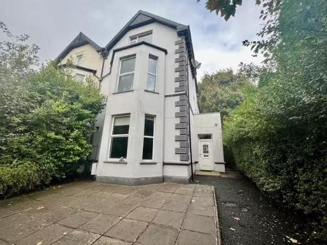 Flat A, 156 Upper Newtownards Road