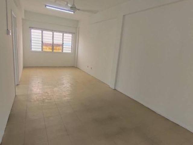 Flat Bukit Segar A6 Corner with lift High ROI MRT bus Surau Kedai SALE