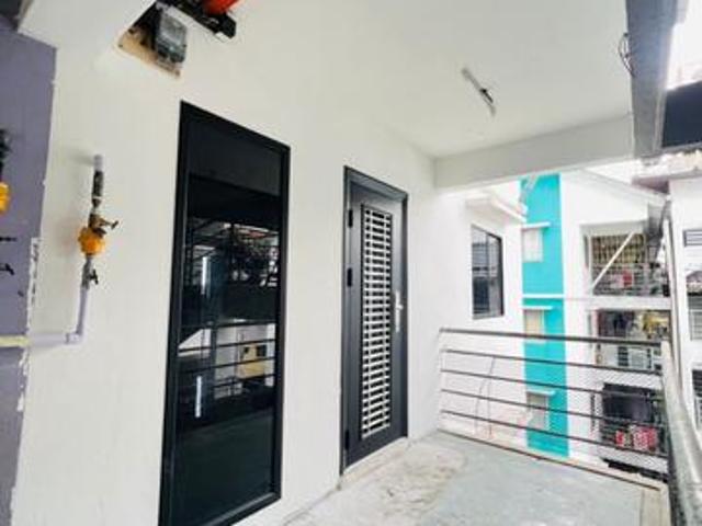 Flat Bunga Teratai Plentong Fully Reno For Sale