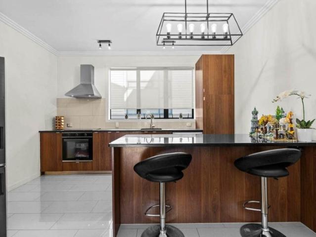 flat bush, 3 bedrooms