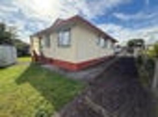 Clover Park, 3 bedrooms, $600 pw