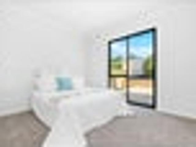 Flat Bush, 3 bedrooms, $690 pw