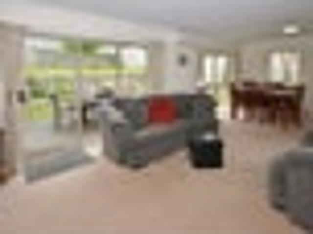 Flat Bush, 3 bedrooms, $695 pw