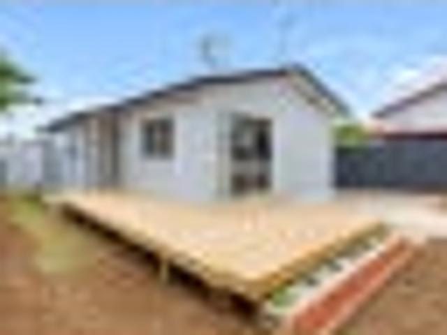 Flat Bush, 3 bedrooms, $700 pw