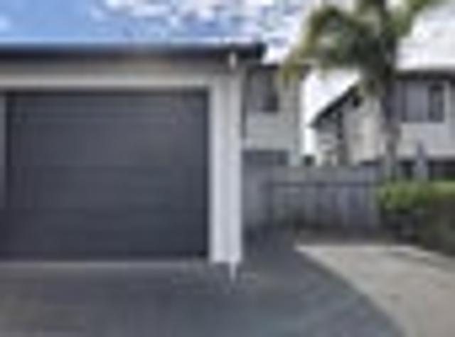 Flat Bush, 3 bedrooms, $740 pw