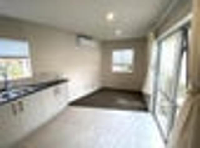Flat Bush, 2 bedrooms, $480 pw