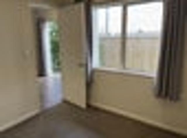 Flat Bush, 2 bedrooms, $540 pw