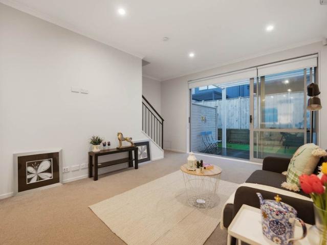 flat bush, 2 bedrooms