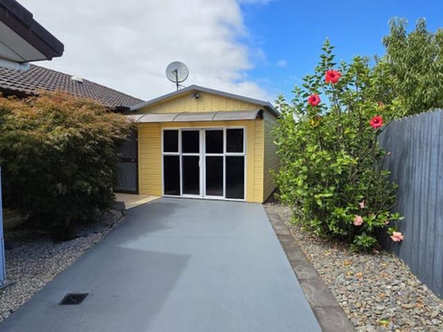 flat bush, 2 bedrooms