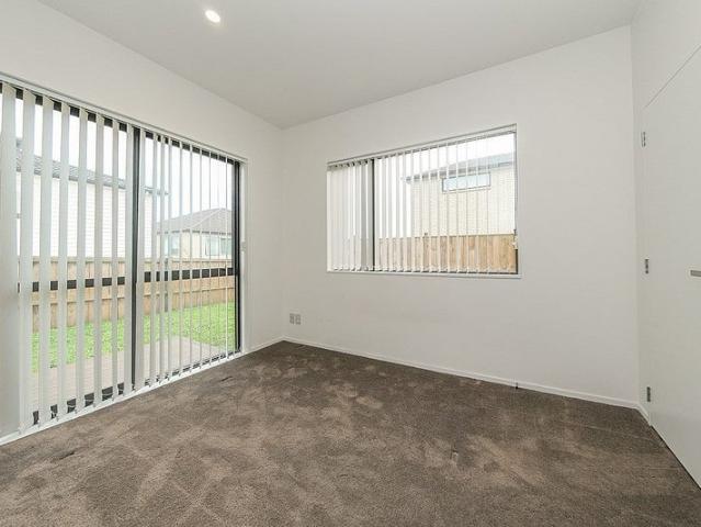 Flat Bush, 6+ bedrooms