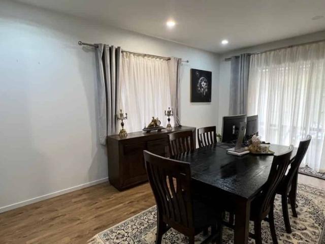 Flat Bush, 4 bedrooms