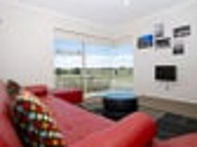 Flat Bush, 4 bedrooms, $820 pw