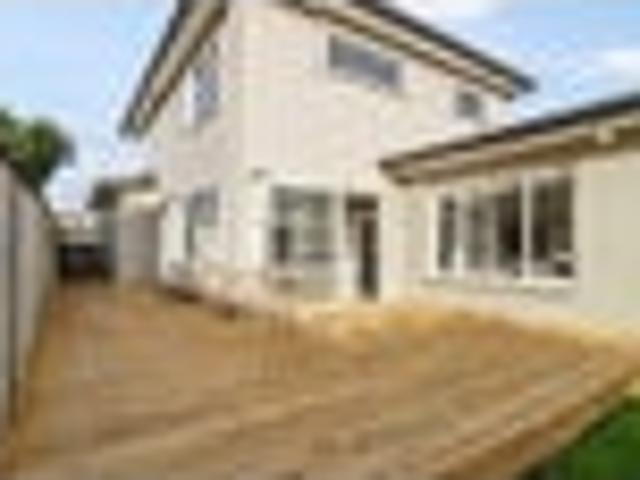 Flat Bush, 4 bedrooms, $860 pw