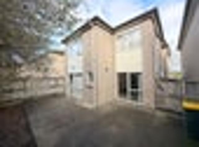 Flat Bush, 4 bedrooms, $870 pw