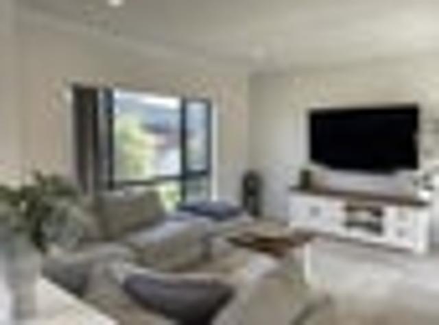 Flat Bush, 4 bedrooms, $870 pw