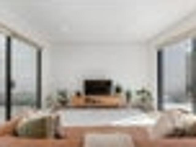 Flat Bush, 4 bedrooms, $880 pw
