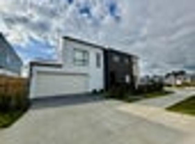 Flat Bush, 4 bedrooms, $895 pw