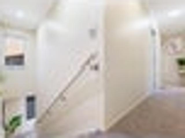 Flat Bush, 4 bedrooms, $850 pw