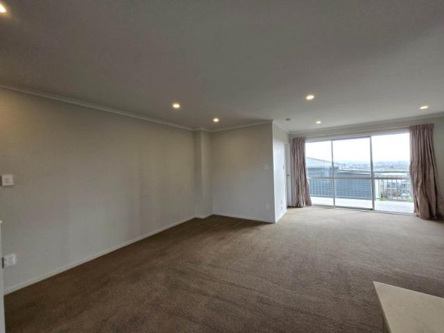 flat bush, 5 bedrooms