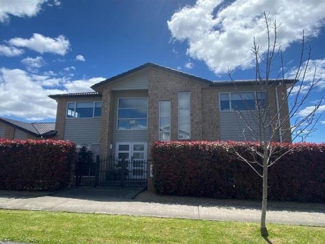 flat bush, 5 bedrooms