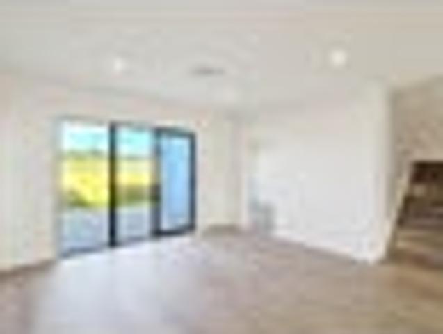 Flat Bush, 5 bedrooms, $950 pw