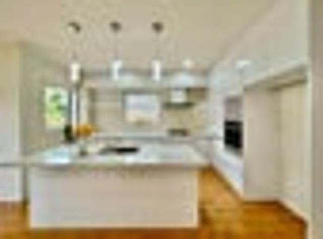 Flat Bush, 5 bedrooms, $940 pw