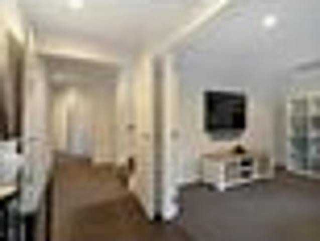 Flat Bush, 5 bedrooms, $1200 pw