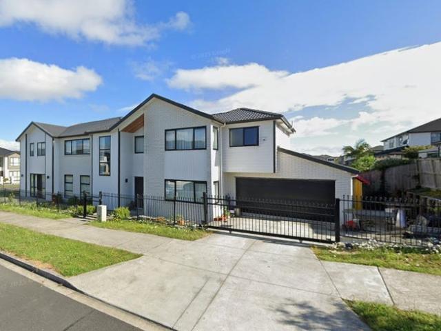 flat bush, 6+ bedrooms