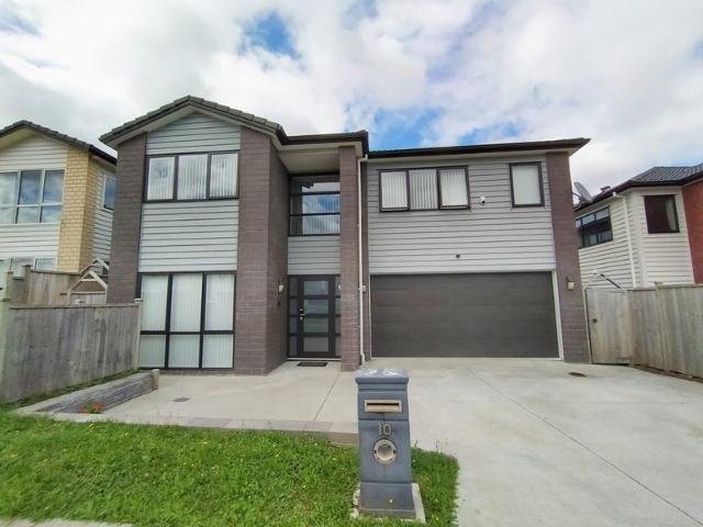 flat bush, 6+ bedrooms