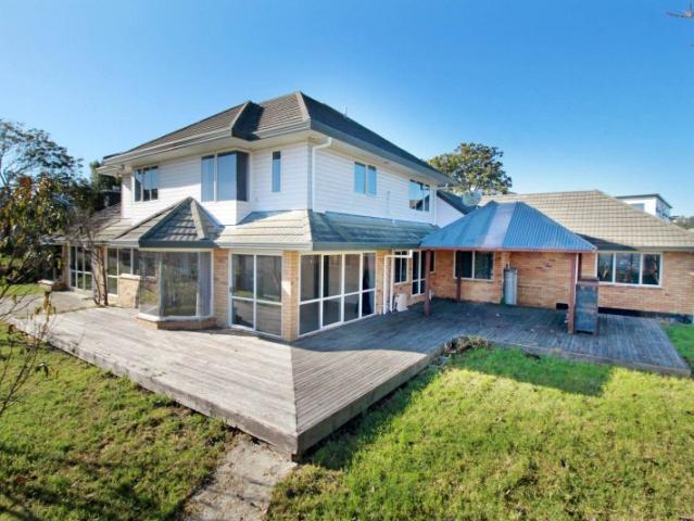 flat bush, 6+ bedrooms