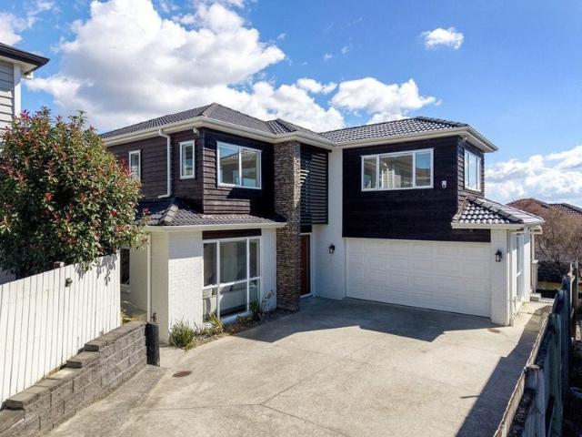 flat bush, 6+ bedrooms