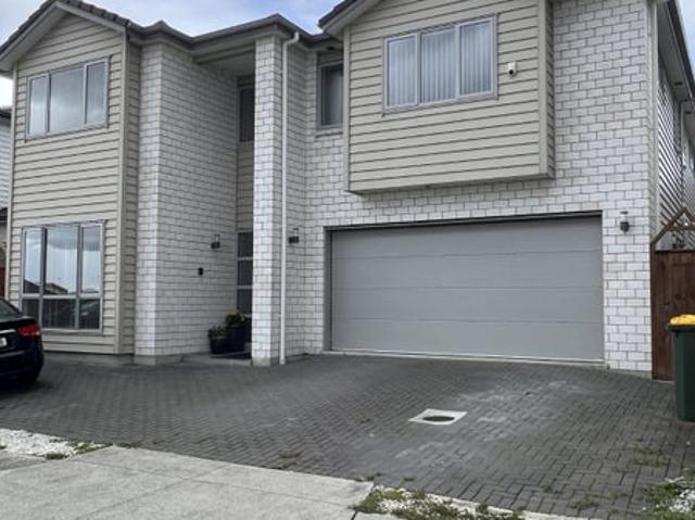 flat bush, 6+ bedrooms