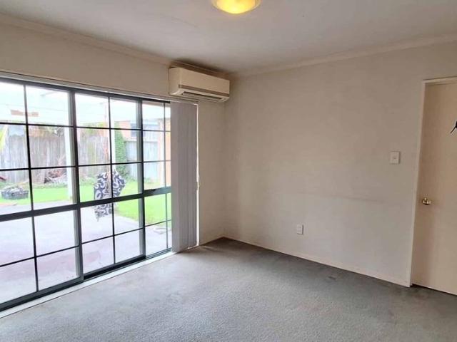 Flat Bush Sunny 3 Bedroom Brick Home