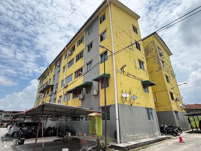 Flat Batu Pahat Hot Area Renovated