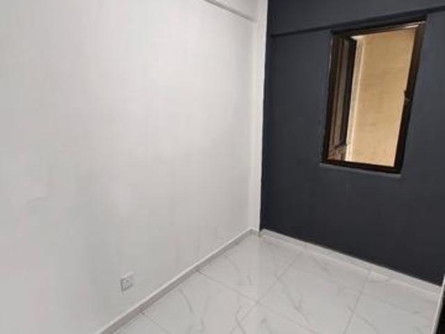 Flat Cempaka Tampoi