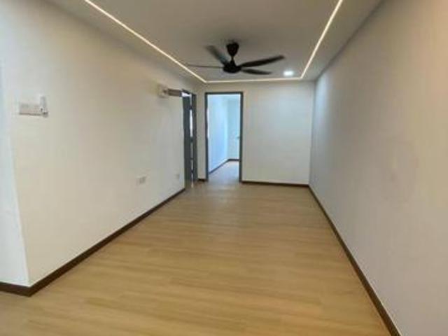 Flat Cengal Kulai 4Bed Fully Reno Corner Lot