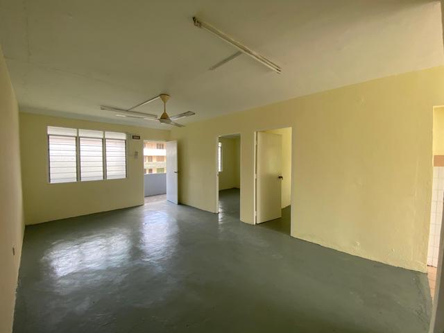 Flat Desa Rakyat PGudangHigh Floor Malay Reserve3 bedrooms