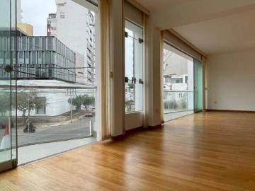 Flat en venta a pasos del malecon cisneros miraflores